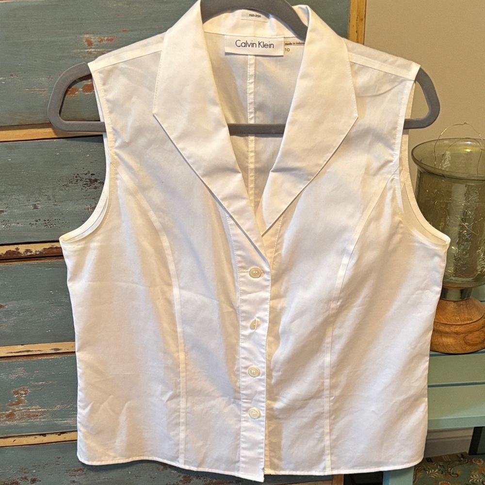 Calvin Klein White Sleeveless Button-Down Shirt. Sz 10
